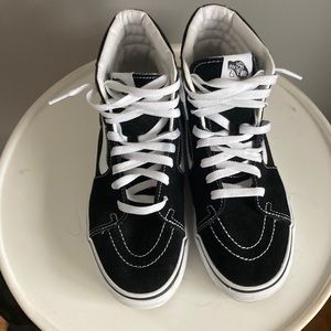 Vans SK8-hi black suede size 9 never worn
